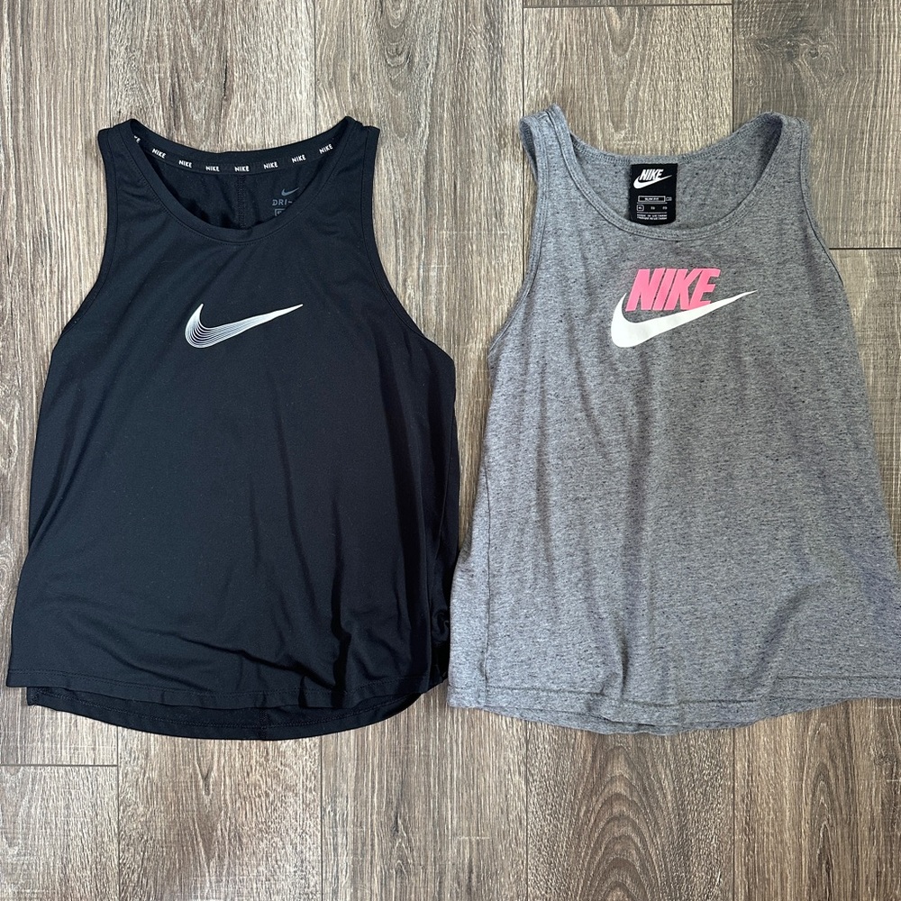 Bundle Nike Girls Athletic Tops